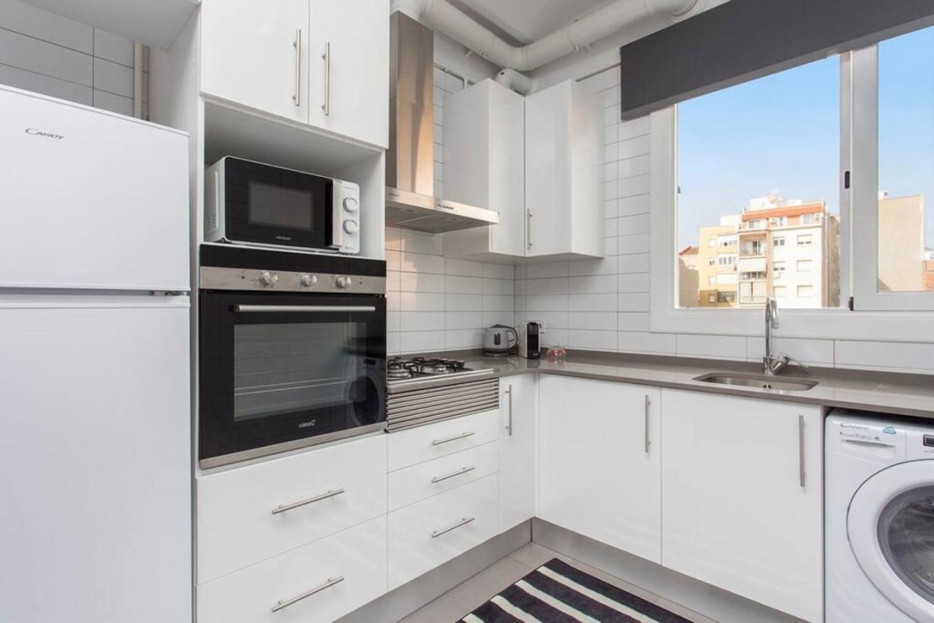 Cozy And Quiet In Trendy Sants Apartment