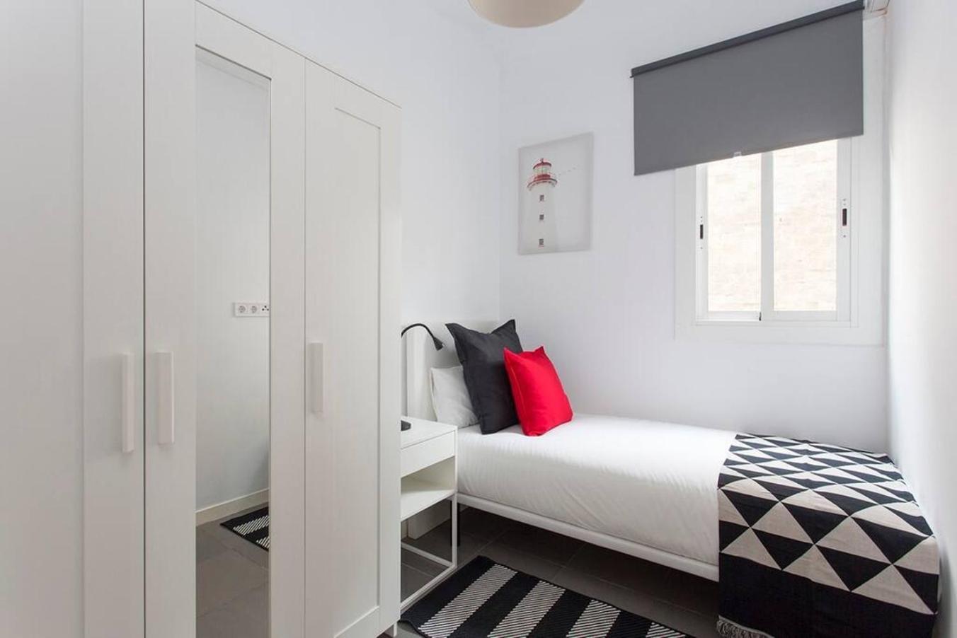 Cozy And Quiet In Trendy Sants