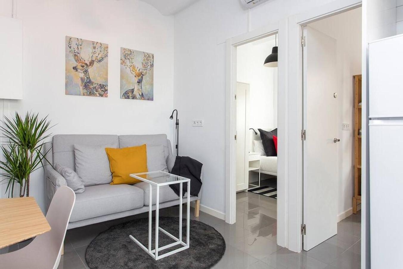 Cozy And Quiet In Trendy Sants Apartment *